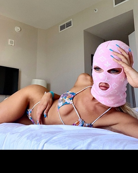 Leaked image of @officialskimaskgirl